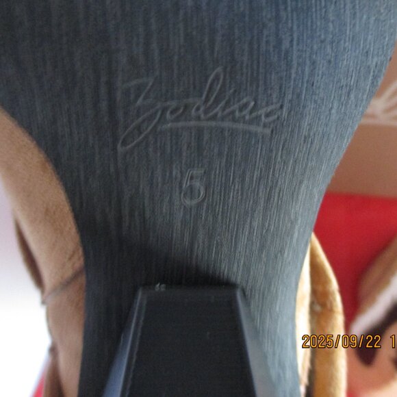 Zodiac Rowena-Wings Faux Leather Western Boots $169 - US Size 5 - Caramel - 1356 - Picture 10 of 13